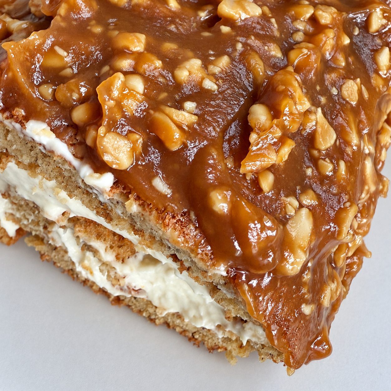 Rollo suizo de Maní y caramelo keto