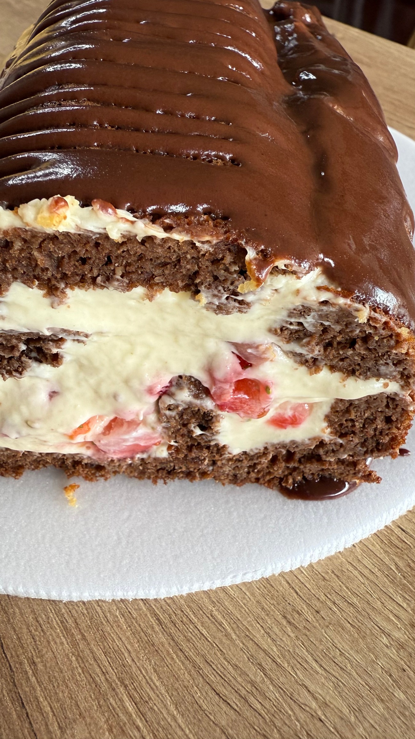 Rollo suizo de Chocolate y frutos rojos keto